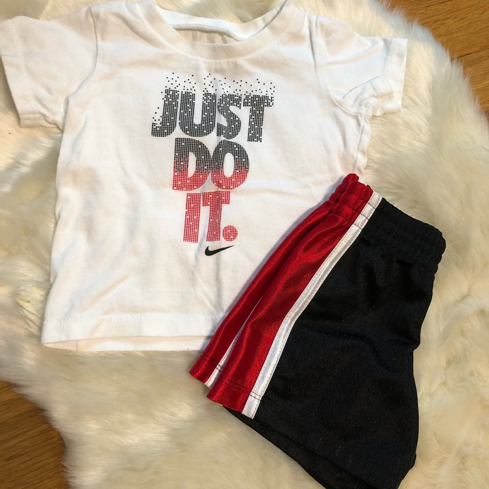 Baby Boy Nike Suit 2 Piece Shorts and T-Shirt